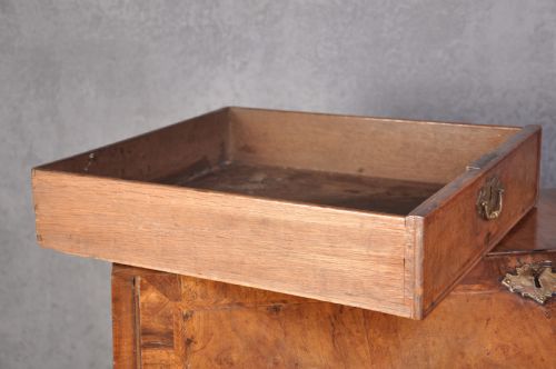 EARLY 18TH CENTURY WALNUT BUREAU - ADDITIONAL PHOTO 8
