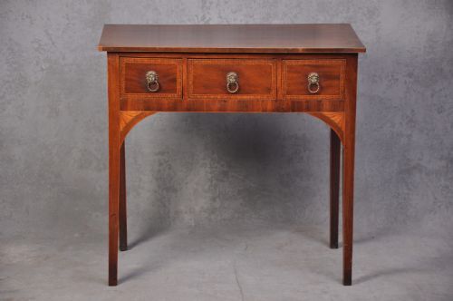 fine late 18th century mahogany side table - CATEGORY: ANTIQUE TABLES - DATED 18TH CENTURY