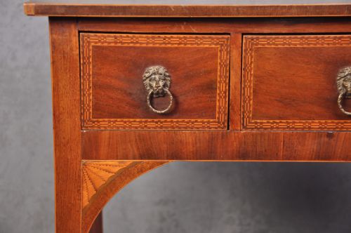 FINE LATE 18TH CENTURY MAHOGANY SIDE TABLE - ADDITIONAL PHOTO 1