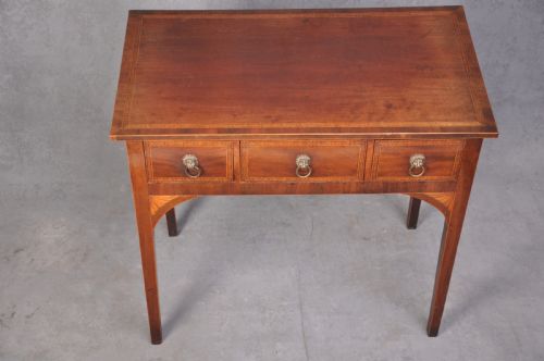FINE LATE 18TH CENTURY MAHOGANY SIDE TABLE - ADDITIONAL PHOTO 3