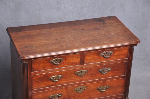 FINE 18TH CENTURY RED WALNUT CHEST OF DRAWERS - ADDITIONAL PHOTO 2