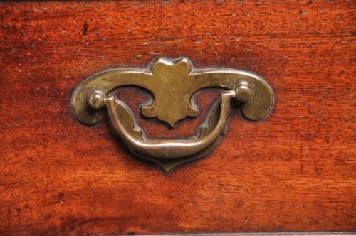 FINE 18TH CENTURY RED WALNUT CHEST OF DRAWERS - ADDITIONAL PHOTO 3