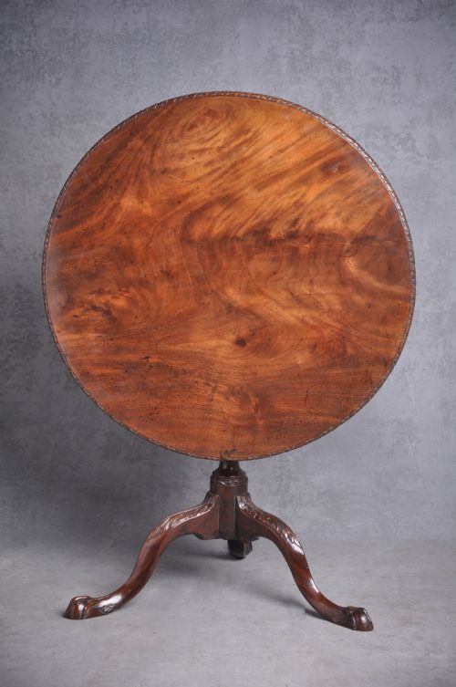 fine 18th century tripod table - CATEGORY: ANTIQUE TABLES - DATED 18TH CENTURY