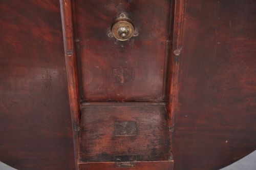 FINE 18TH CENTURY TRIPOD TABLE - ADDITIONAL PHOTO 6