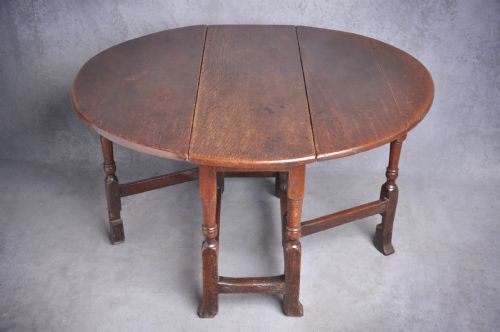 17TH CENTURY OAK GATELEG TABLE - ADDITIONAL PHOTO 4