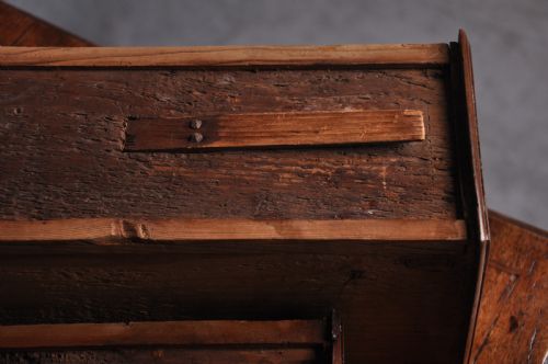 FINE QUEEN ANN WALNUT LOWBOY - ADDITIONAL PHOTO 6