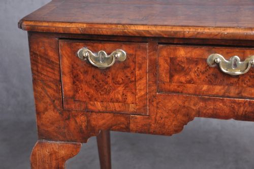 EARLY 18TH CENTURY BURR YEW WOOD LOWBOY - ADDITIONAL PHOTO 7
