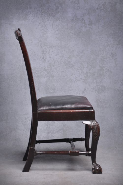 PAIR OF EARLY 18TH CENTURY MAHOGANY SIDE CHAIRS - ADDITIONAL PHOTO 1