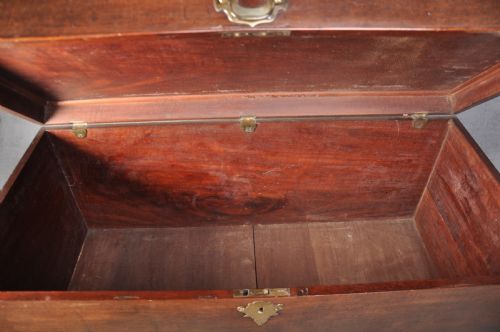 18TH CENTURY MAHOGANY SILVER CHEST - ADDITIONAL PHOTO 8