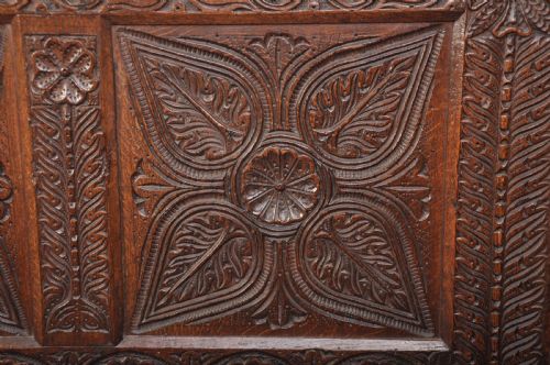 17TH CENTURY OAK COFFER - ADDITIONAL PHOTO 4