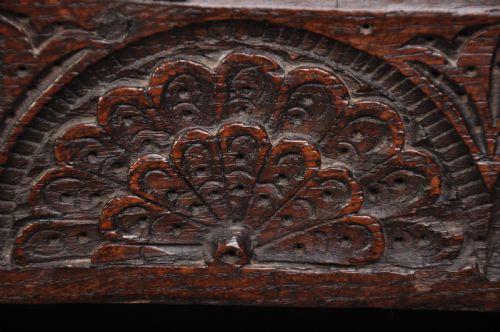 17TH CENTURY OAK COFFER - ADDITIONAL PHOTO 5