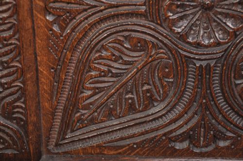 17TH CENTURY OAK COFFER - ADDITIONAL PHOTO 9