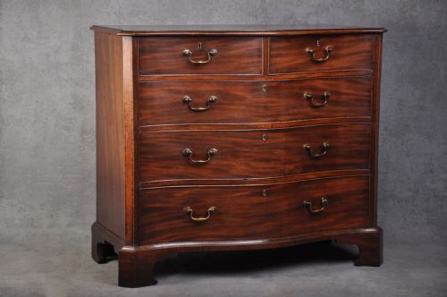 late 18th century mahogany serpentine chest - CATEGORY: ANTIQUE CHEST OF DRAWERS - DATED 18TH CENTURY