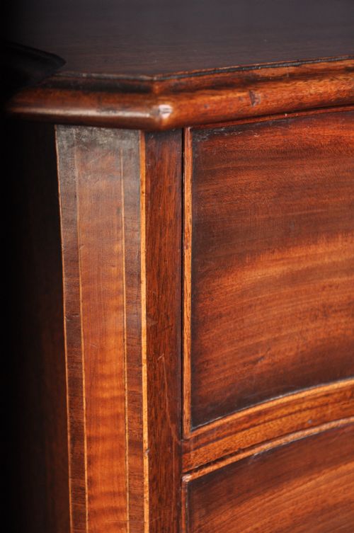LATE 18TH CENTURY MAHOGANY SERPENTINE CHEST - ADDITIONAL PHOTO 2