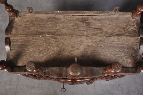 A FINE 18TH CENTURY WALNUT FRENCH PANETTIERE - ADDITIONAL PHOTO 10