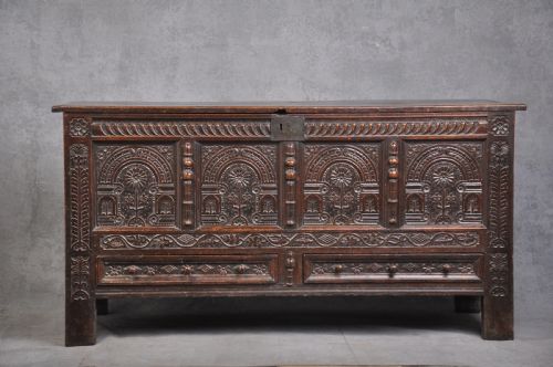 17th century oak coffer - CATEGORY: ANTIQUE CHESTS - DATED 17TH CENTURY