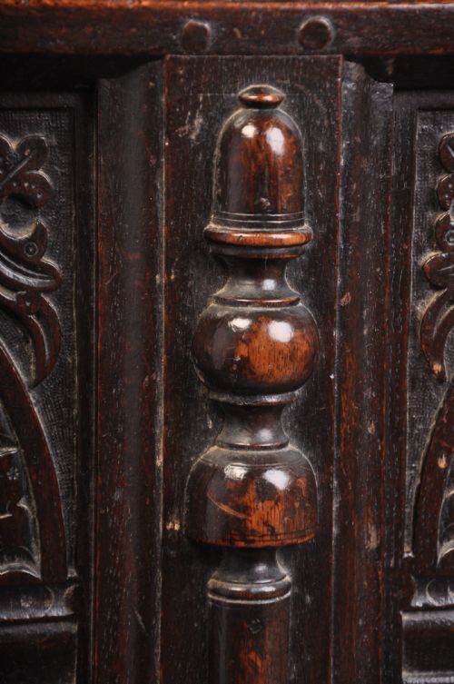 17TH CENTURY OAK COFFER - ADDITIONAL PHOTO 8