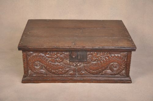 17TH CENTURY CARVED OAK BOX - ADDITIONAL PHOTO 1