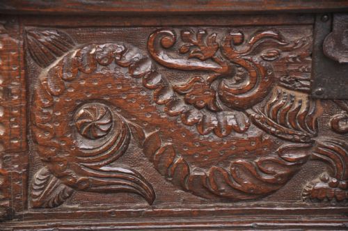 17TH CENTURY CARVED OAK BOX - ADDITIONAL PHOTO 2
