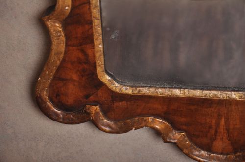GEORGE II WALNUT PARCEL GILT MIRROR - ADDITIONAL PHOTO 2