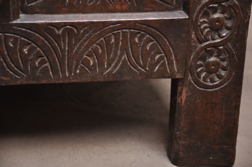 17TH CENTURY WEST COUNTRY COFFER - ADDITIONAL PHOTO 3