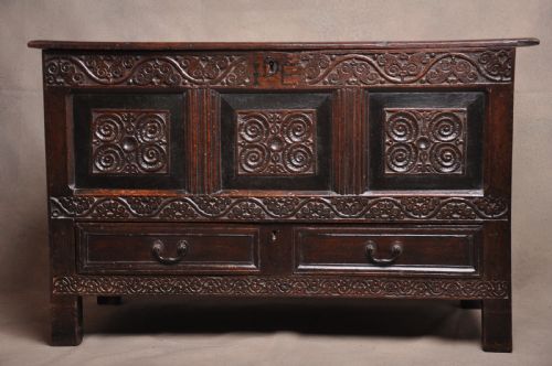 17th century oak coffer - CATEGORY: ANTIQUE CHESTS - DATED 17TH CENTURY