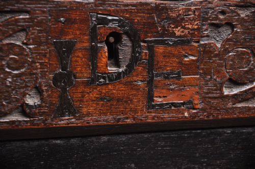 17TH CENTURY OAK COFFER - ADDITIONAL PHOTO 2