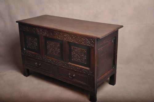 17TH CENTURY OAK COFFER - ADDITIONAL PHOTO 8