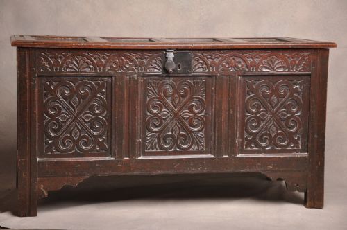 17TH CENTURY NORTH COUNTRY COFFER