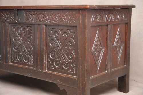 17TH CENTURY NORTH COUNTRY COFFER - ADDITIONAL PHOTO 1