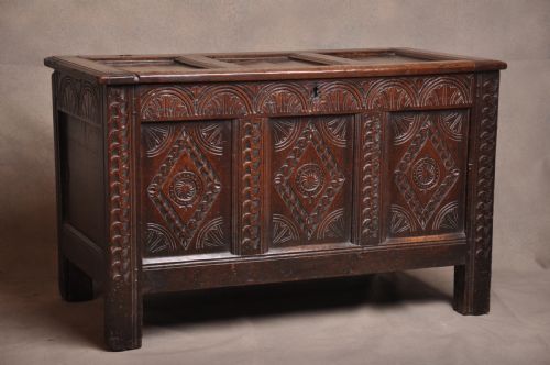17th century oak coffer - CATEGORY: ANTIQUE CHESTS - DATED 17TH CENTURY
