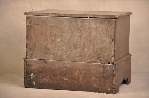 EARLY 18TH CENTURY WELSH OAK COFFER BACH - ADDITIONAL PHOTO 12