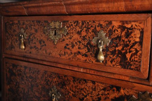 17TH CENTURY MULBERRY CHEST ON STAND - ADDITIONAL PHOTO 2