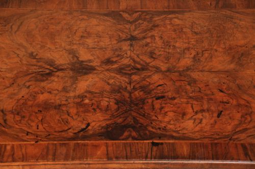 GEORGE 1ST WALNUT CHEST OF DRAWERS OF SMALL PROPORTIONS - ADDITIONAL PHOTO 1