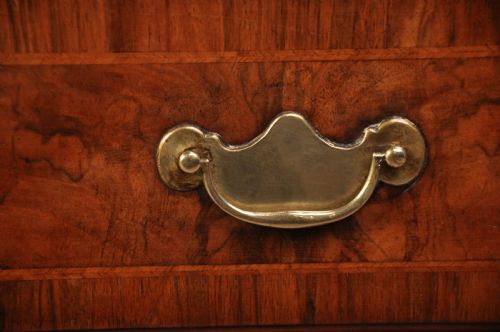 GEORGE 1ST WALNUT CHEST OF DRAWERS OF SMALL PROPORTIONS - ADDITIONAL PHOTO 7
