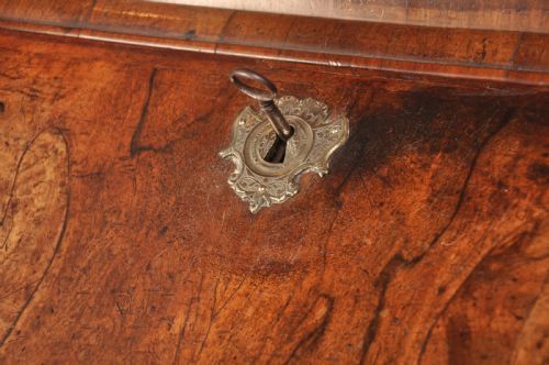 QUEEN ANNE WALNUT BUREAU CABINET - ADDITIONAL PHOTO 6