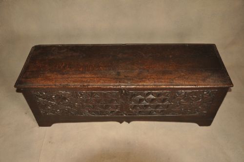 EARLY 16TH CENTURY OAK CHEST - ADDITIONAL PHOTO 1