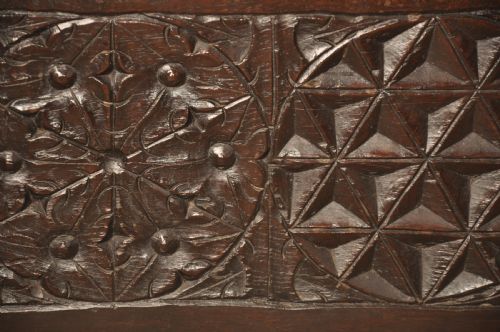 EARLY 16TH CENTURY OAK CHEST - ADDITIONAL PHOTO 6