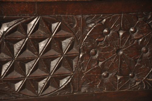 EARLY 16TH CENTURY OAK CHEST - ADDITIONAL PHOTO 7