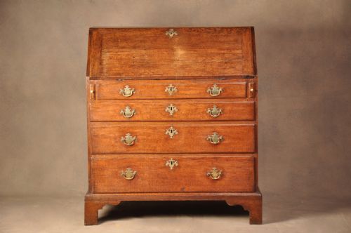 early 18th century oak bureau - CATEGORY: ANTIQUE BUREAU - DATED 18TH CENTURY