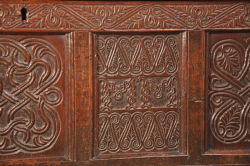 A DATED 17TH CENTURY OAK LAKELAND COFFER - ADDITIONAL PHOTO 3