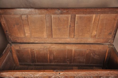 A DATED 17TH CENTURY OAK LAKELAND COFFER - ADDITIONAL PHOTO 8