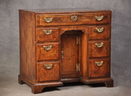 GEORGE I WALNUT KNEEHOLE DESK - ADDITIONAL PHOTO 1