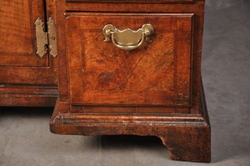GEORGE I WALNUT KNEEHOLE DESK - ADDITIONAL PHOTO 4