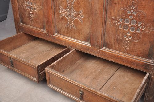 DATED OAK COFFER - ADDITIONAL PHOTO 2