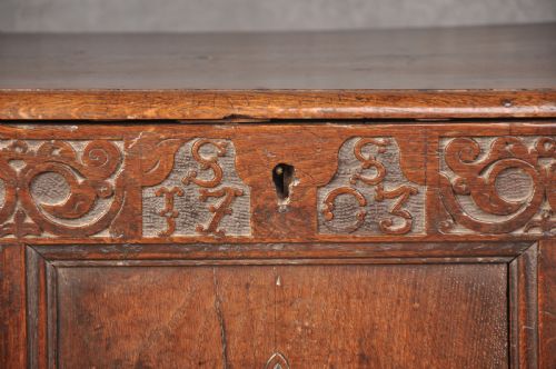 DATED OAK COFFER - ADDITIONAL PHOTO 4