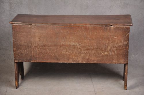 SMALL 17TH CENTURY OAK COFFER - ADDITIONAL PHOTO 5
