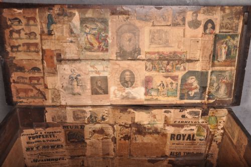 A RARE 17TH CENTURY OAK COFFER - ADDITIONAL PHOTO 7