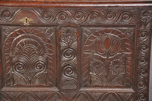 17TH CENTURY YORKSHIRE COFFER - ADDITIONAL PHOTO 1