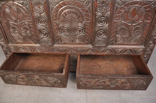 17TH CENTURY YORKSHIRE COFFER - ADDITIONAL PHOTO 3